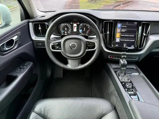 VOLVO XC60 2.0 T5 GASOLINA MOMENTUM AWD GEARTRONIC — foto 13
