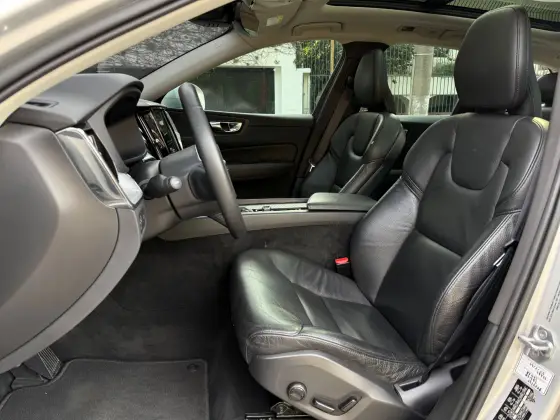 VOLVO XC60 2.0 T5 GASOLINA MOMENTUM AWD GEARTRONIC — foto 15