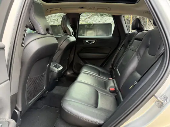VOLVO XC60 2.0 T5 GASOLINA MOMENTUM AWD GEARTRONIC — foto 17