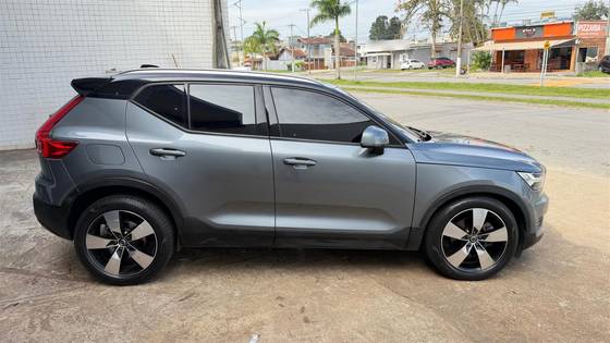 VOLVO XC40 2.0 T5 GASOLINA MOMENTUM AWD GEARTRONIC — foto 4