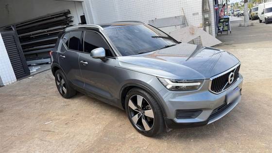 VOLVO XC40 2.0 T5 GASOLINA MOMENTUM AWD GEARTRONIC — foto 3
