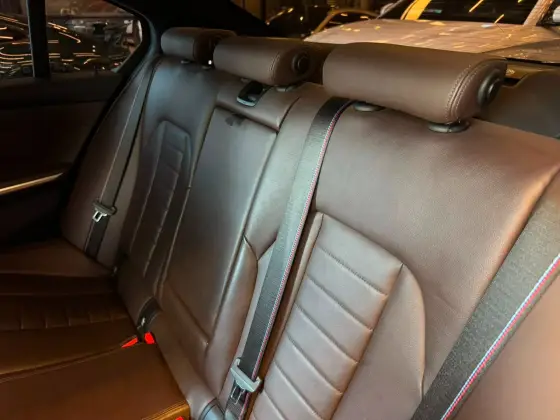 BMW 330e 2.0 16V TURBO HÍBRIDO M SPORT AUTOMÁTICO — foto 17