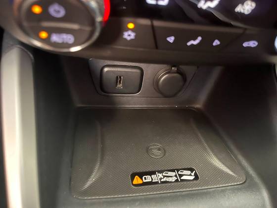 CHEVROLET ONIX 1.0 TURBO FLEX PLUS PREMIER AUTOMÁTICO — foto 4