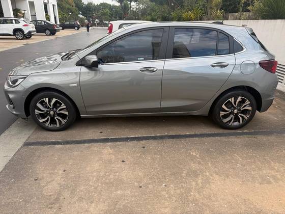 CHEVROLET ONIX 1.0 TURBO FLEX PREMIER AUTOMÁTICO — foto 2