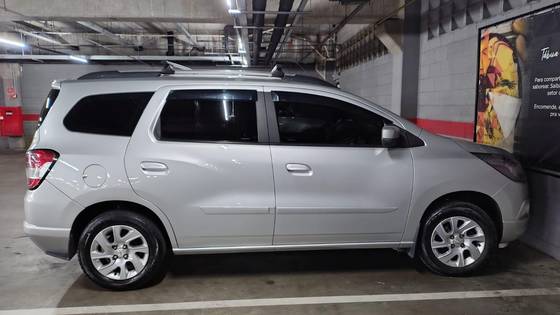 CHEVROLET SPIN 1.8 LTZ 8V FLEX 4P AUTOMÁTICO — foto 3
