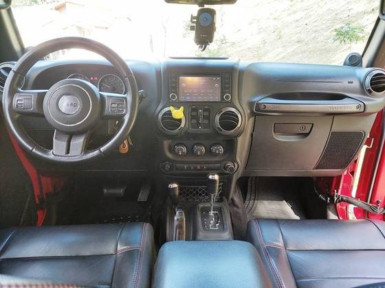 JEEP WRANGLER 3.6 UNLIMITED SPORT 4X4 V6 GASOLINA 4P AUTOMÁTICO — foto 2