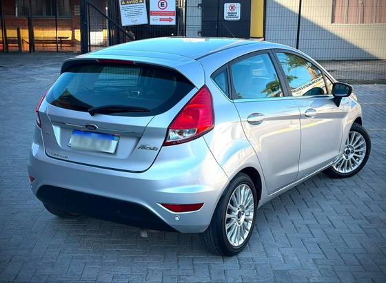 FORD FIESTA 1.6 TITANIUM HATCH 16V FLEX 4P POWERSHIFT — foto 5