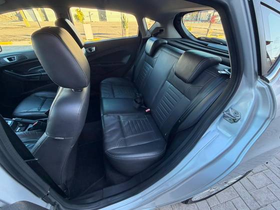 FORD FIESTA 1.6 TITANIUM HATCH 16V FLEX 4P POWERSHIFT — foto 4