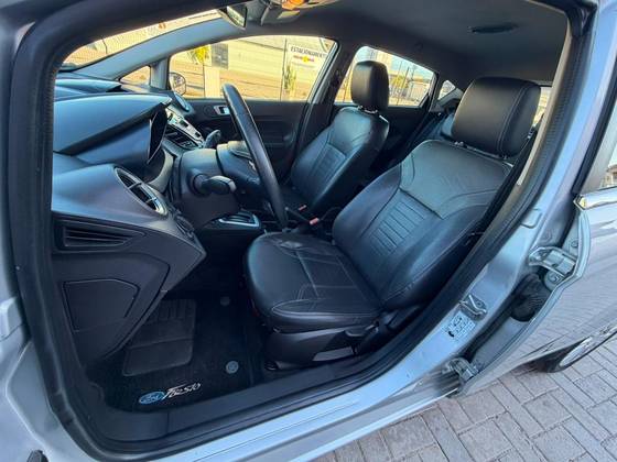 FORD FIESTA 1.6 TITANIUM HATCH 16V FLEX 4P POWERSHIFT — foto 8