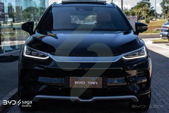 Carro ELÉTRICO AWD