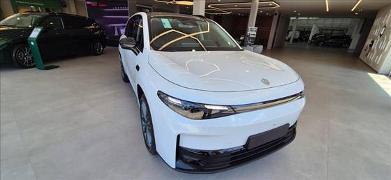 Carro 28,4 KW REEV