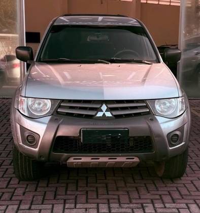 MITSUBISHI L200 TRITON 2.4 HLS CHROME 4X2 CD 16V FLEX 4P MANUAL