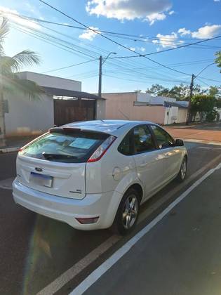 FORD FOCUS 2.0 GLX 16V FLEX 4P AUTOMÁTICO — foto 1