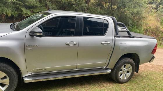 TOYOTA HILUX 2.7 SR 4X2 CD 16V FLEX 4P AUTOMÁTICO — foto 2