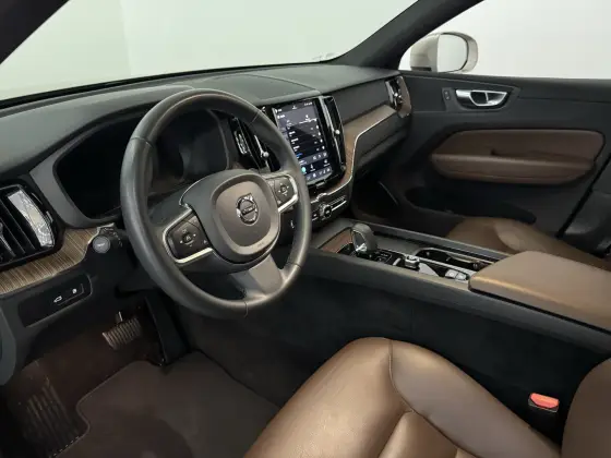 VOLVO XC60 2.0 T8 RECHARGE PLUS AWD GEARTRONIC — foto 10