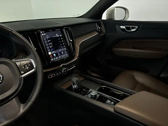 VOLVO XC60 2.0 T8 RECHARGE PLUS AWD GEARTRONIC — foto 12