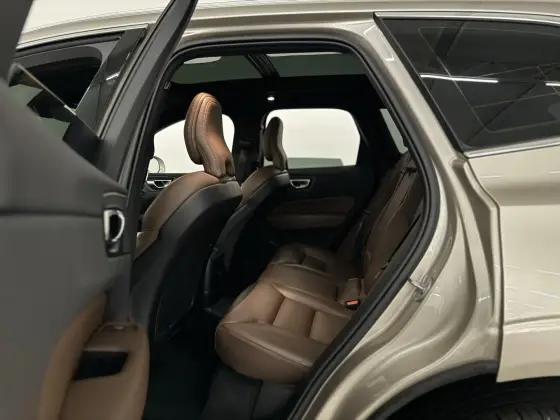 VOLVO XC60 2.0 T8 RECHARGE PLUS AWD GEARTRONIC — foto 14