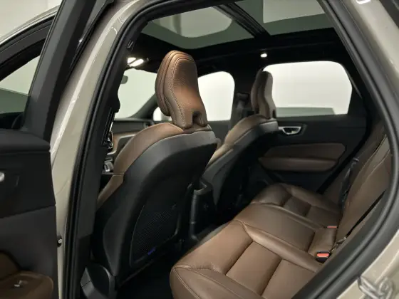 VOLVO XC60 2.0 T8 RECHARGE PLUS AWD GEARTRONIC — foto 16