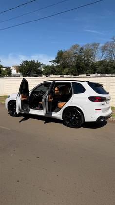 BMW X5 3.0 I6 TURBO HÍBRIDO XDRIVE50E M SPORT AUTOMÁTICO — foto 2