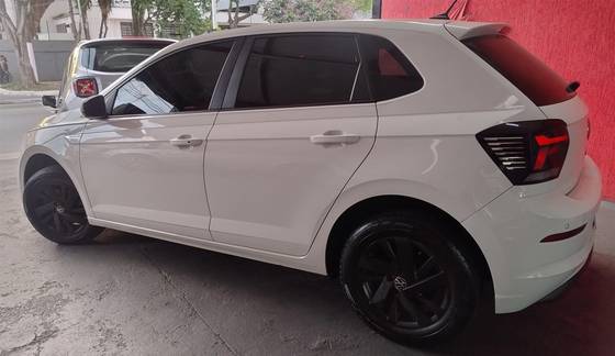 VOLKSWAGEN POLO 1.0 170 TSI COMFORTLINE AUTOMÁTICO — foto 3