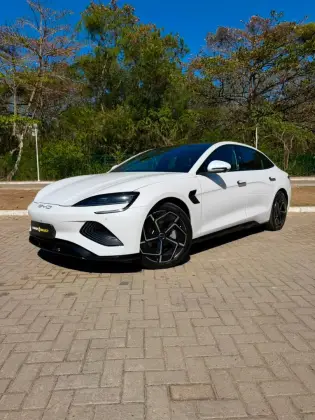 Carro 82,5 KW ELÉTRICO AWD