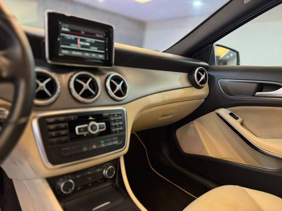MERCEDES-BENZ GLA 200 1.6 CGI ADVANCE 16V TURBO GASOLINA 4P AUTOMÁTICO — foto 11