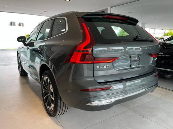 VOLVO XC60 2.0 T8 PHEV ULTRA AWD GEARTRONIC — foto 4