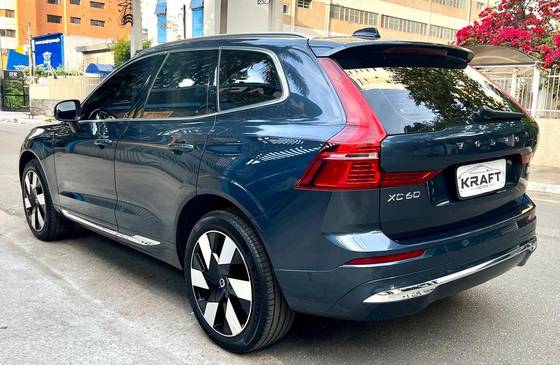 VOLVO XC60 2.0 T8 RECHARGE ULTIMATE AWD GEARTRONIC — foto 4