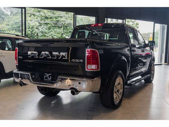 RAM CLASSIC 5.7 V8 GASOLINA LARAMIE CD 4X4 AUTOMÁTICO — foto 2
