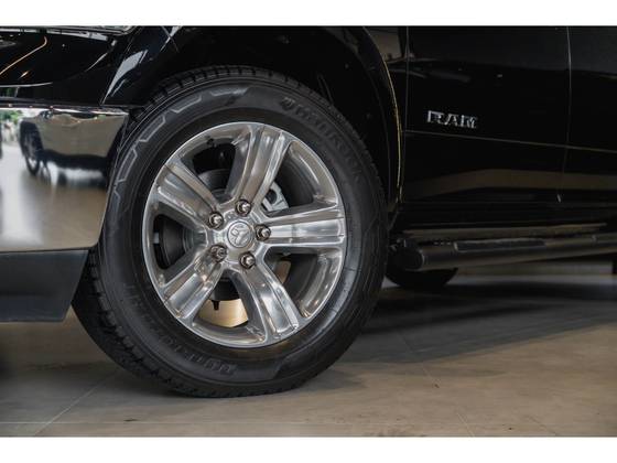 RAM CLASSIC 5.7 V8 GASOLINA LARAMIE CD 4X4 AUTOMÁTICO — foto 15