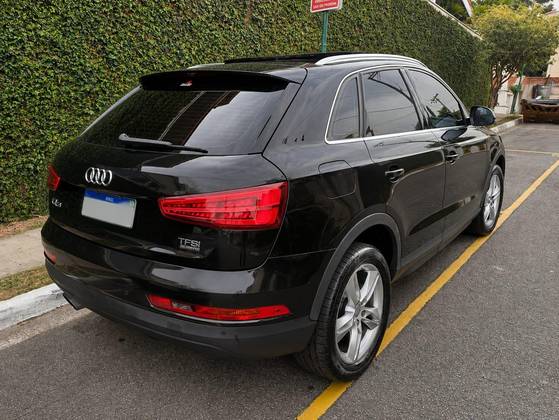 AUDI Q3 2.0 TFSI AMBIENTE QUATTRO 4P GASOLINA S TRONIC — foto 3