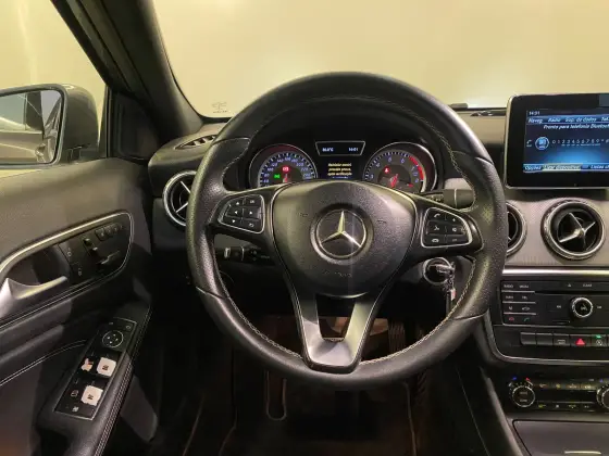 MERCEDES-BENZ GLA 250 2.0 16V TURBO GASOLINA ENDURO 4P AUTOMÁTICO — foto 17
