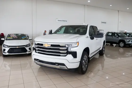 Carro 5.3 V8 GASOLINA 1500 HIGH COUNTRY 4X4 AUTOMÁTICO
