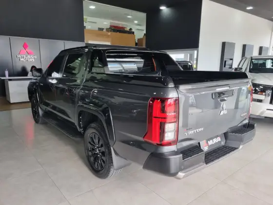 MITSUBISHI TRITON 2.4 BITURBO DIESEL CD KATANA 4X4 AUTOMÁTICO — foto 6