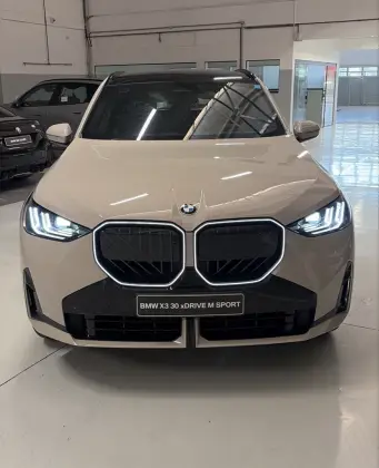 Carro 2.0 TWINPOWER MHEV XDRIVE30I M SPORT STEPTRONIC