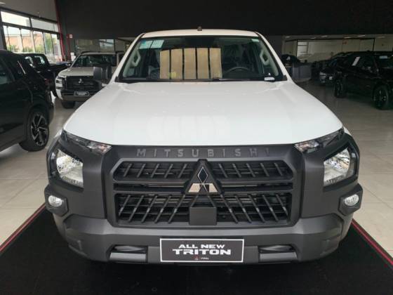 Carro 2.4 BITURBO DIESEL CD GL AUTOMÁTICO