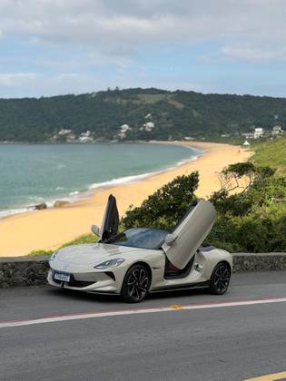 Carro 77 KW ELÉTRICO GT AWD