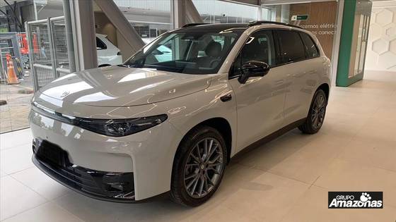 Carro 28,4 KW REEV