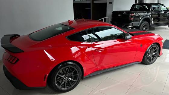 Carro 5.0 V8 GASOLINA DARK HORSE SELECTSHIFT