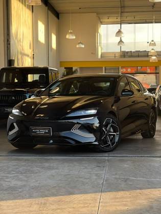 Carro 82,5 KW ELÉTRICO AWD