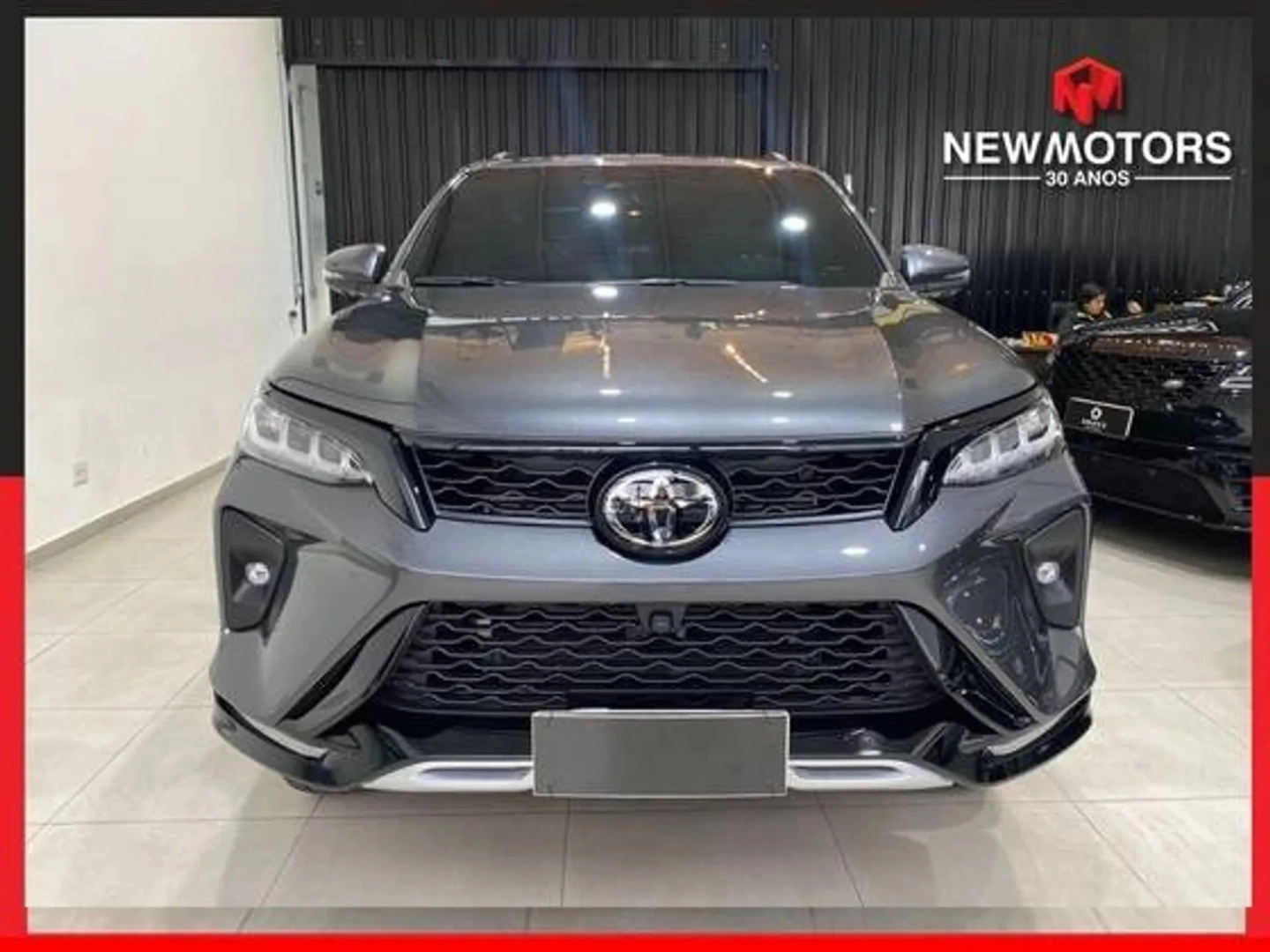 TOYOTA HILUX SW4 2.8 D-4D TURBO DIESEL DIAMOND 7L 4X4 AUTOMÁTICO