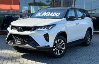 TOYOTA HILUX SW4 2.8 D-4D TURBO DIESEL DIAMOND 7L 4X4 AUTOMÁTICO 2024 - foto 6