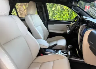 TOYOTA HILUX SW4 2.8 D-4D TURBO DIESEL DIAMOND 7L 4X4 AUTOMÁTICO 2024 - foto 9
