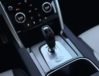 LAND ROVER DISCOVERY SPORT 2.0 D200 TURBO DIESEL MHEV R-DYNAMIC SE AUTOMÁTICO 2023 - foto 17