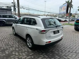 MITSUBISHI OUTLANDER 3.0 GT 4X4 V6 24V GASOLINA 4P AUTOMÁTICO 2014 - foto 2