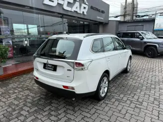 MITSUBISHI OUTLANDER 3.0 GT 4X4 V6 24V GASOLINA 4P AUTOMÁTICO 2014 - foto 4