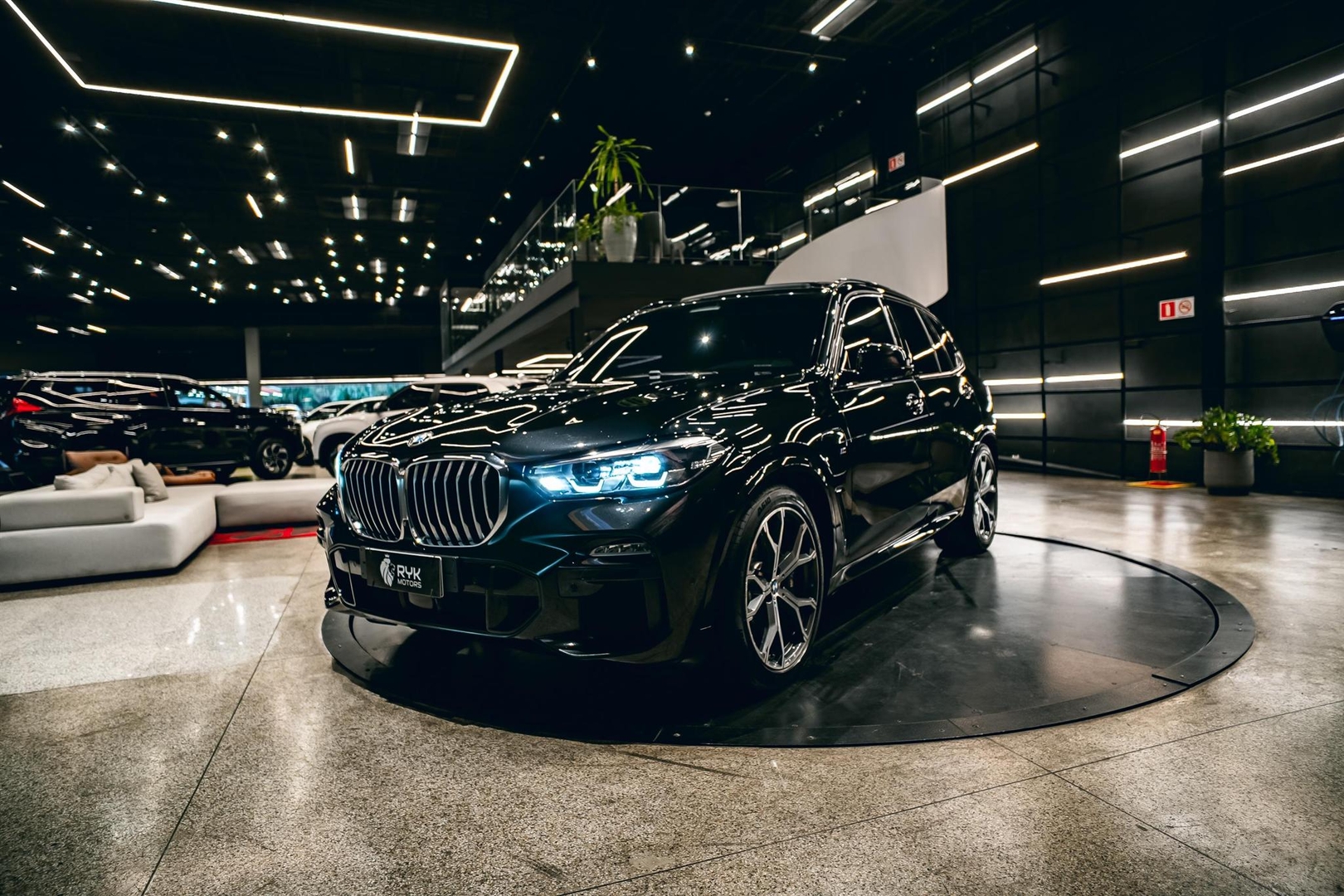 BMW X5 3.0 I6 TURBO HÍBRIDO XDRIVE45E M SPORT AUTOMÁTICO