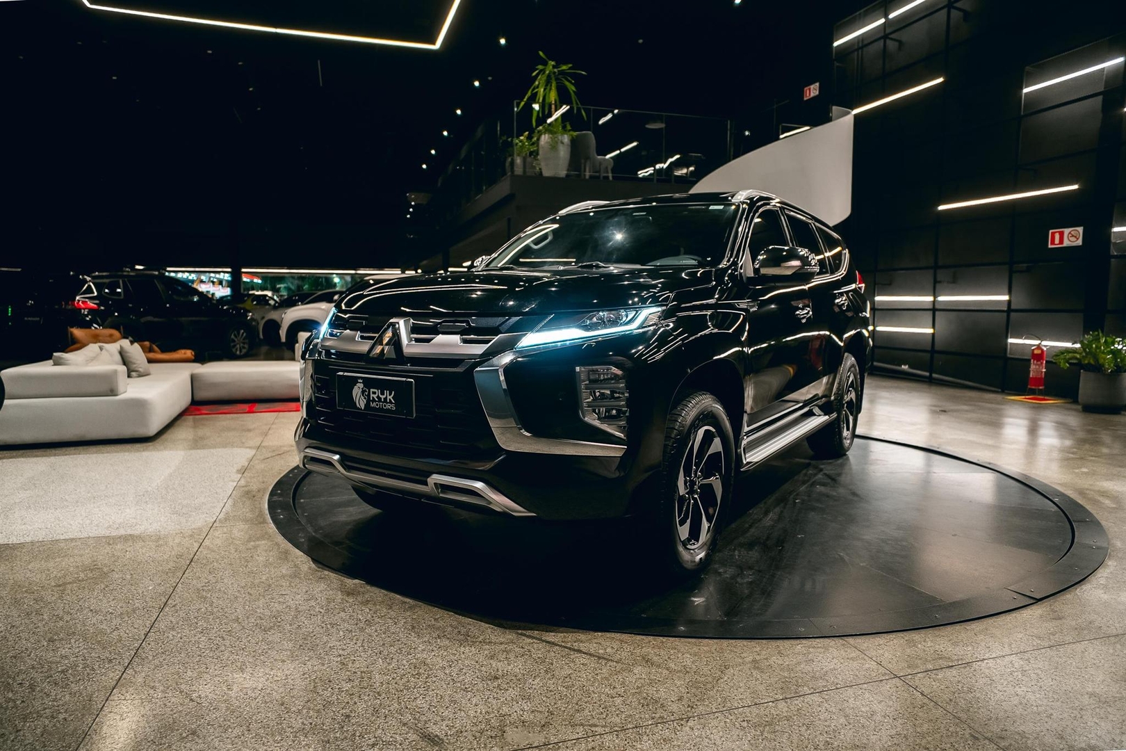 MITSUBISHI PAJERO SPORT 2.4 16V MIVEC TURBO DIESEL HPE-S AWD AUTOMÁTICO