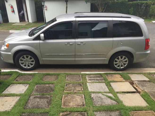 CHRYSLER TOWN & COUNTRY 3.6 TOURING V6 24V GASOLINA 4P AUTOMÁTICO CHRYSLER TOWN & COUNTRY 3.6 TOURING V6 24V GASOLINA 4P AUTOMÁTICO 2012/2012