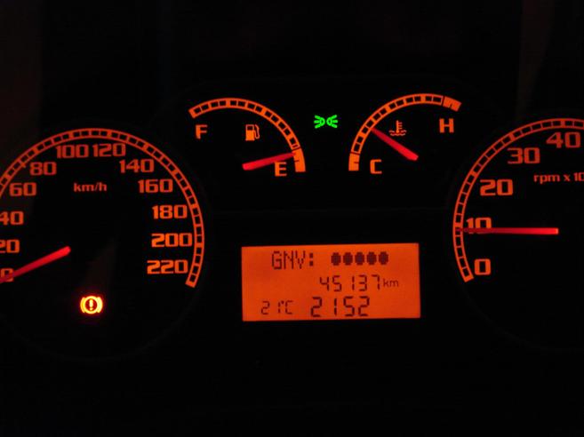 FIAT SIENA 1.4 MPI 8V FLEX 4P TETRAFUEL FIAT SIENA 1.4 MPI 8V FLEX 4P TETRAFUEL 2008/2008